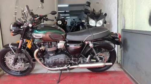 Bonneville T 100 stelth edition