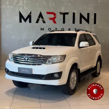 Toyota Hilux SW4 SRV D4-D 4x4 3.0 TDI Dies. Aut 4 portas