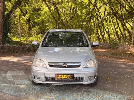 CORSA 1.4 MPFI Premium Sedan 8V