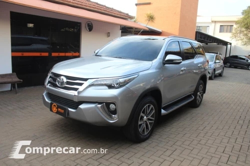Hilux SW4 2.8 4P SRX 4X4 7 LUGARES TURBO DIESEL AUTOMÁTICO
