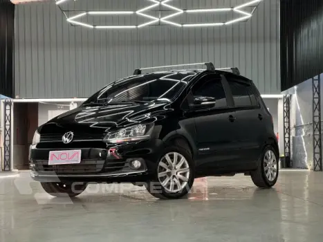 Volkswagen FOX - 1.0 MI COMFORTLINE 8V 4P MANUAL 4 portas