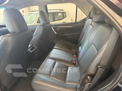 Hilux SW4 2.8 16V 4P SRX 4X4 7 LUGARES TURBO DIESEL AUTOMÁTI