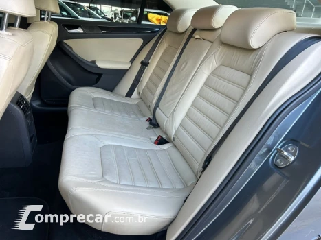 JETTA 2.0 TSI HIGHLINE 211CV GASOLINA 4P TIPTRONIC