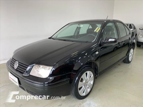 Volkswagen BORA 2.0 MI 8V GASOLINA 4P AUTOMÁTICO 4 portas