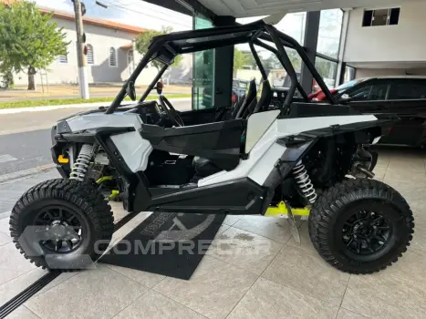 RZR XP 1000 EPS 4X4 (UTV)