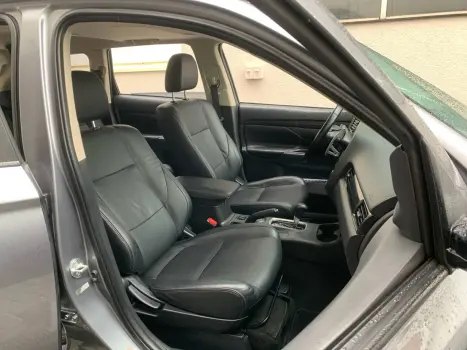 OUTLANDER 2.0 16V 160cv Aut.