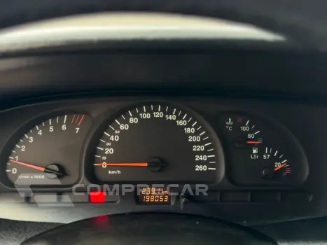 Vectra CD 2.2 16V / 2.0 16V Mec./Aut.