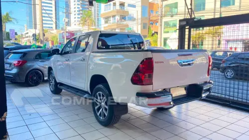TOYOTA HILUX 2.7 SRV 4X2 CD 16V
