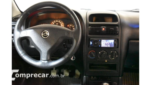 ASTRA HATCH - 1.8 MPFI GL 8V 2P MANUAL