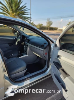 VECTRA 2.0 MPFI Elegance 8V