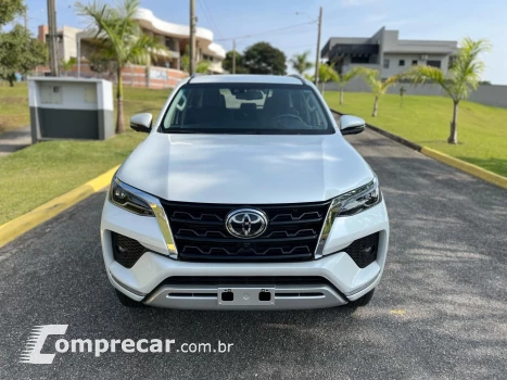 HILUX SW4 2.8 D-4D TURBO DIESEL SRX 4X4 AUTOMÁTICO