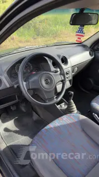 CELTA 1.0 MPFI Life 8V