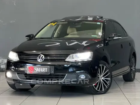 Volkswagen JETTA 2.0 TSI HIGHLINE 211CV GASOLINA 4P TIPTRONIC 5 portas