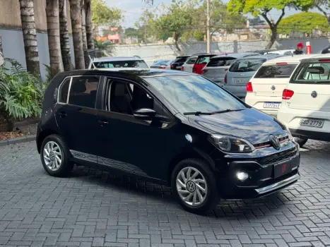 Volkswagen UP 1.0 170 TSI Connect 4 portas