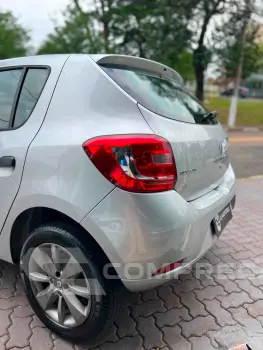 SANDERO Authentique Hi-Power 1.0 16V 5p