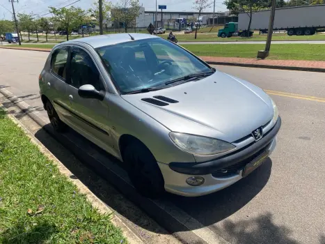 PEUGEOT 207 1.4 Active 8V 4 portas