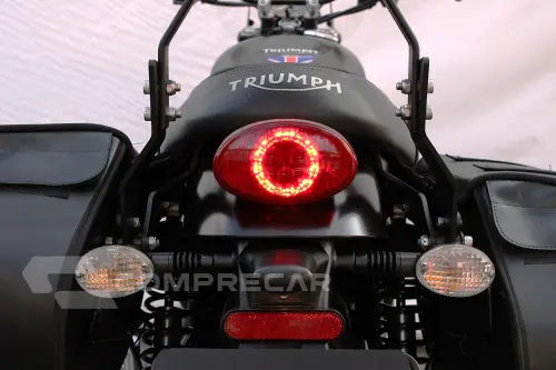 TRIUMPH STREET TWIN