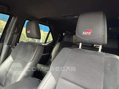 HILUX SW4 2.8 D-4d Turbo Gr-s 7L 4X4