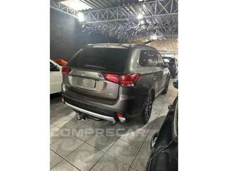 OUTLANDER 3.0 GT 4X4 V6 24V GASOLINA 4P AUTOMÁTICO