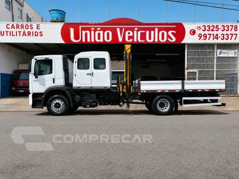 Volkswagen Constellation 17.210 (Munck + Cabine Suplementar + Carroceri 2 portas