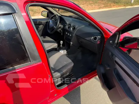 CELTA 1.0 MPFI LT 8V
