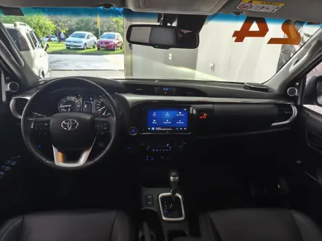 HILUX 2.8 D-4D TURBO DIESEL CD SRX 4X4 AUTOMÁTICO