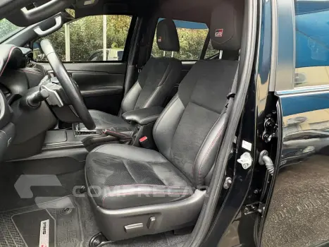 HILUX SW4 2.8 D-4d Turbo Gr-s 7L 4X4