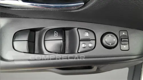 KICKS PLAY 1.6 16V FLEXSTART SENSE XTRONIC