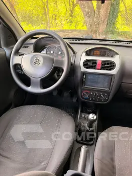 CORSA 1.4 MPFI Premium Sedan 8V