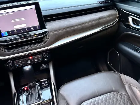 COMMANDER 1.3 T270 TURBO FLEX OVERLAND AT6