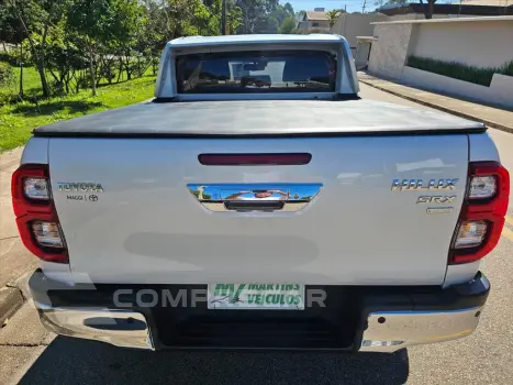HILUX 2.8 D-4D TURBO DIESEL CD SRX PLUS 4X4 AUTOM