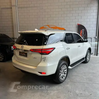 HILUX 2.8 SW4 4X4 8V