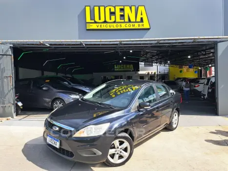 Focus 2.0 Ghia 16V Gasolina 4P Automático