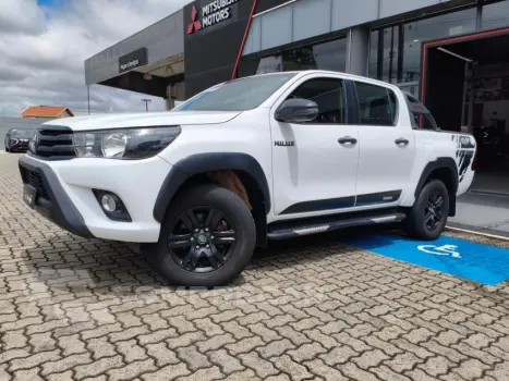 Toyota HILUX 2.8 SR Challenge 4X4 CD 16V 4 portas