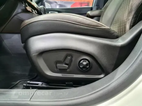 COMMANDER OVERLAND T270 1.3 TB FLEX AUT