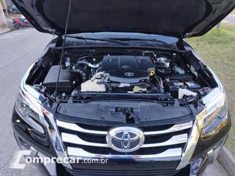 HILUX 2.8 SW4 4X4 8V