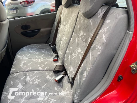 QQ 1.1 MPFI 16V