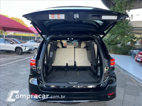 HILUX SW4 2.8 D-4D TURBO DIESEL DIAMOND 7L 4X4 AU