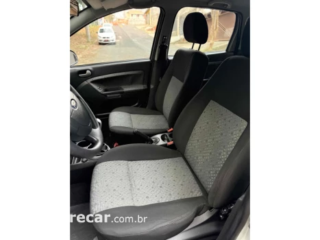 FIESTA 1.6 MPI Class Hatch 8V