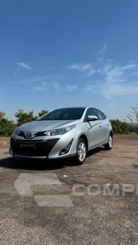 Toyota YARIS XL 1.3 Flex 16V 5p Aut. 4 portas