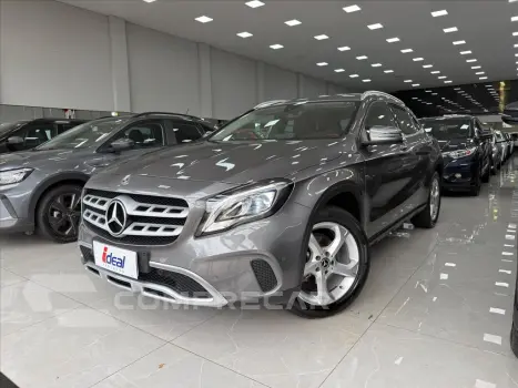 Mercedes-Benz GLA 200 1.6 CGI FLEX ADVANCE 7G-DCT 4 portas