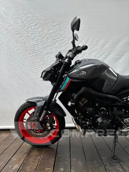 YAMAHA MT-09