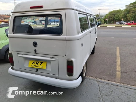 KOMBI 1.6 MI STD Escolar 8V