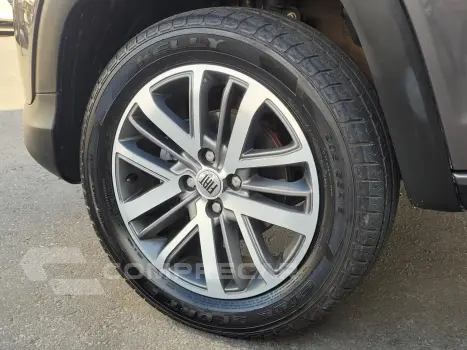 Strada Volcano 1.3 Flex 8V CD