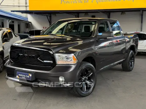 CLASSIC LARAMIE NIGHT ED. 5.7 4X4 Aut.