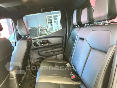 TRITON 2.4 BITURBO DIESEL CD KATANA 4X4 AUTOMÁTICO