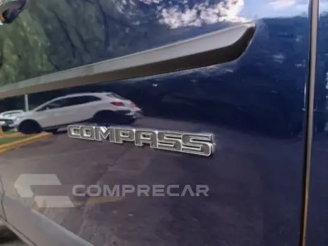 COMPASS - 2.0 16V LONGITUDE 4X4 AUTOMÁTICO