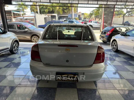 CORSA 1.4 MPFI Maxx Sedan 8V