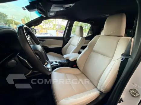 HILUX SW4 2.8 D-4D TURBO DIESEL DIAMOND 7L 4X4 AUTOMÁTICO