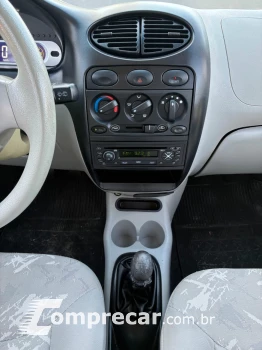 QQ 1.1 MPFI 16V